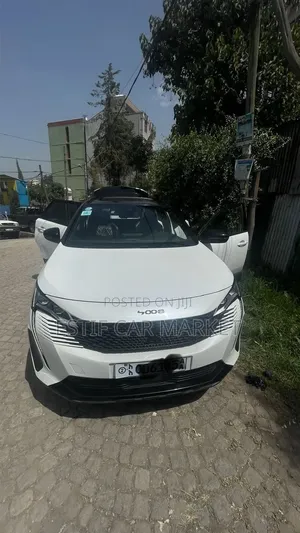 Peugeot 5008 2022 White