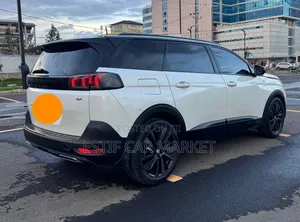 Peugeot 5008 2022 White