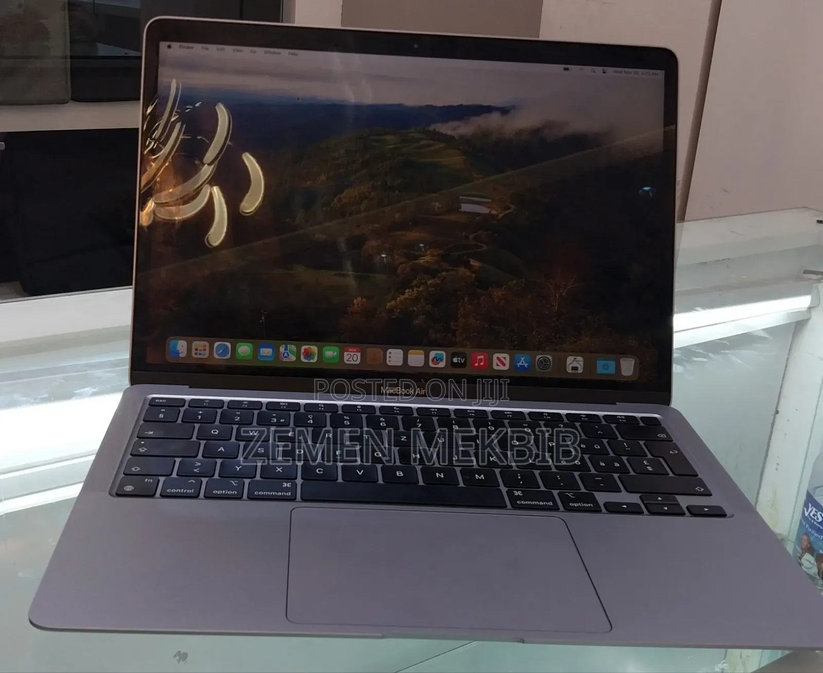 New Laptop Apple MacBook Air 2020 M1 8GB Apple M1 SSD 512GB