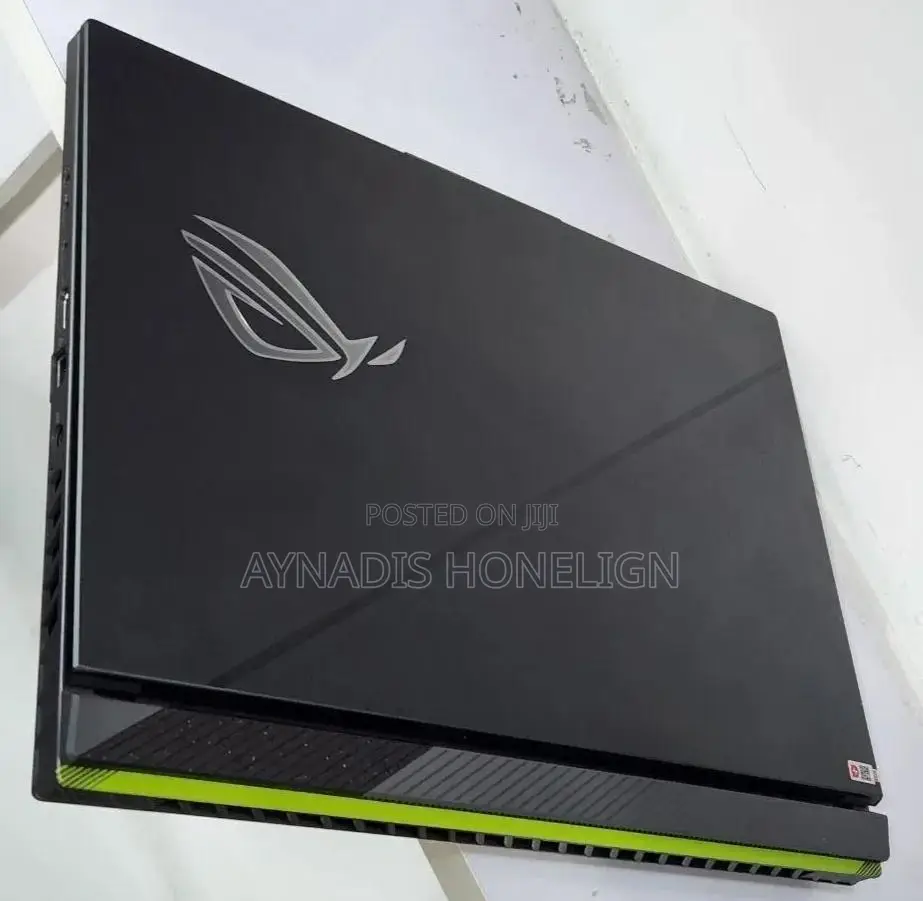 New Laptop Asus ROG Strix G17 16GB Intel Core i9 SSD 1T