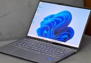 New Laptop Lenovo Yoga 700 16GB Intel Core i5 SSD 512GB