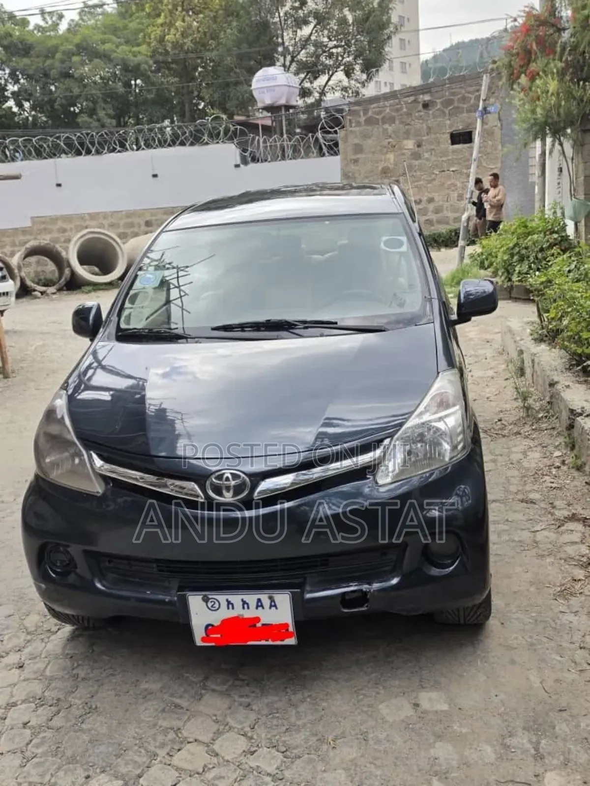 Toyota Avanza 2013 Yellow