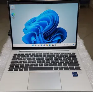 New Laptop HP EliteBook 830 16GB Intel Core i5 SSD 512GB