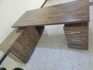 Managerial Office Table