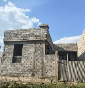 2bdrm House in L Sheep, East Shewa for sale