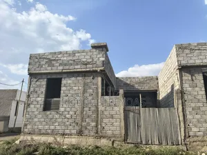 2bdrm House in L Sheep, East Shewa for sale