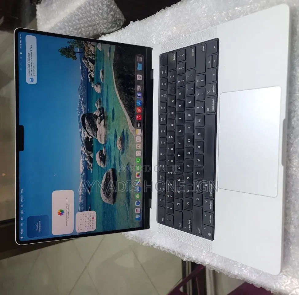 New Laptop Apple MacBook 16GB Apple M1 Pro SSD 512GB