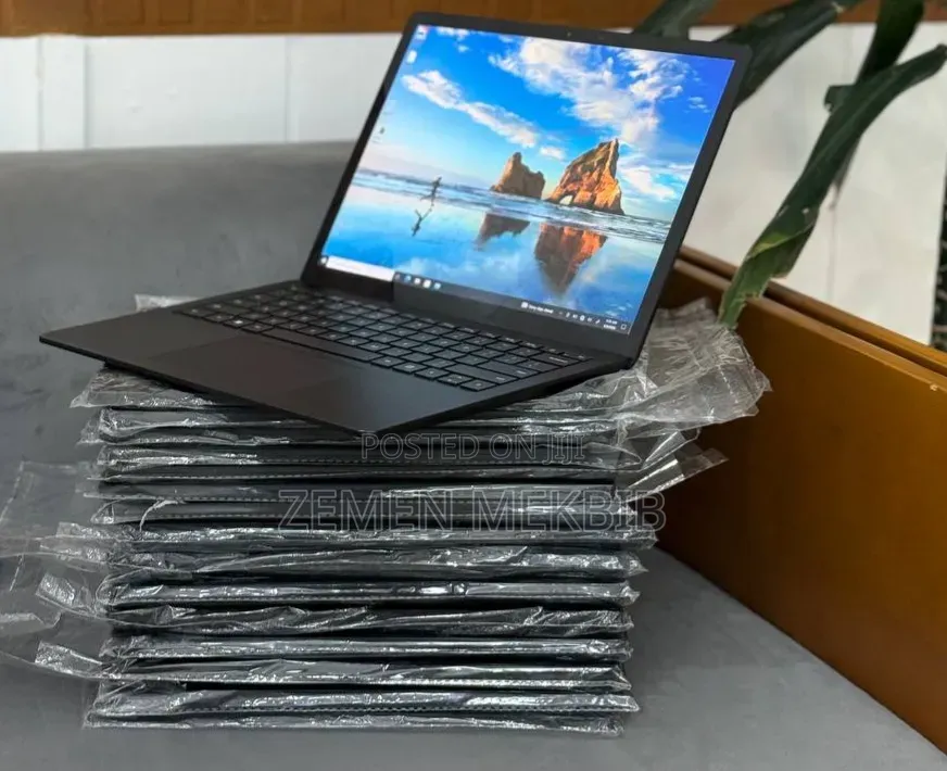 New Laptop Microsoft Surface 16GB Intel Core i7 SSD 512GB