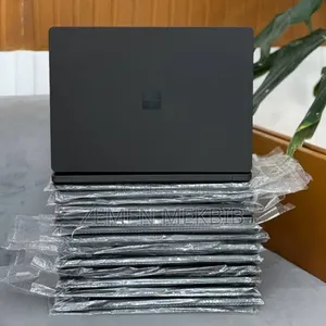 New Laptop Microsoft Surface 16GB Intel Core i7 SSD 512GB