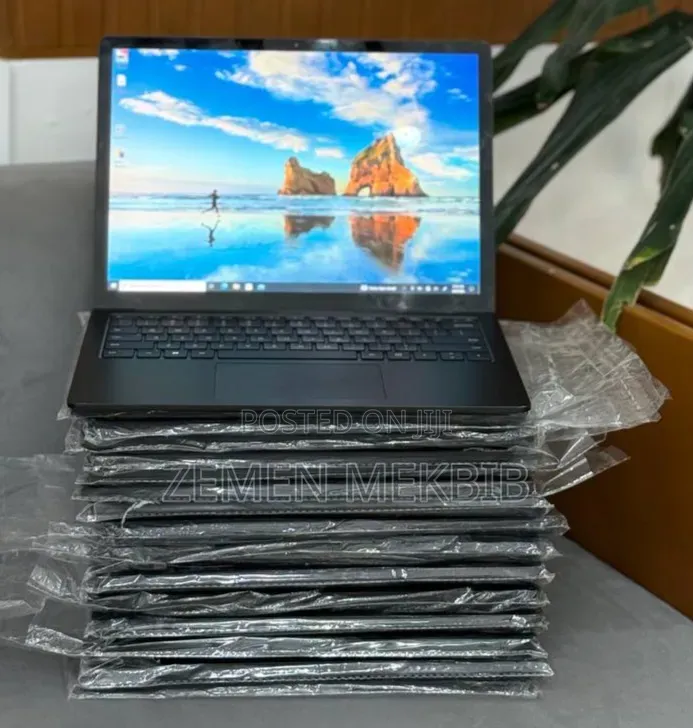New Laptop Microsoft Surface 16GB Intel Core i7 SSD 512GB