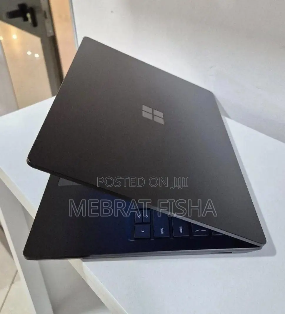 New Laptop Microsoft Surface 16GB Intel Core i7 SSD 512GB