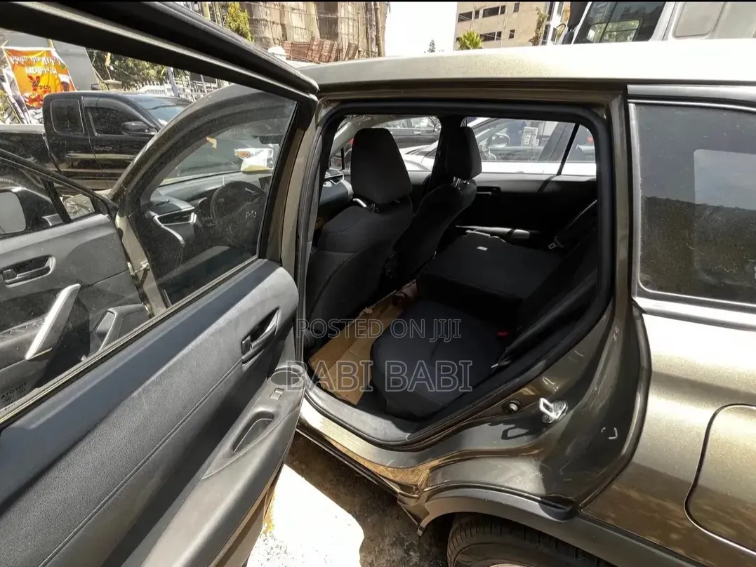 Toyota Corolla Cross Hybrid 2025 Gray