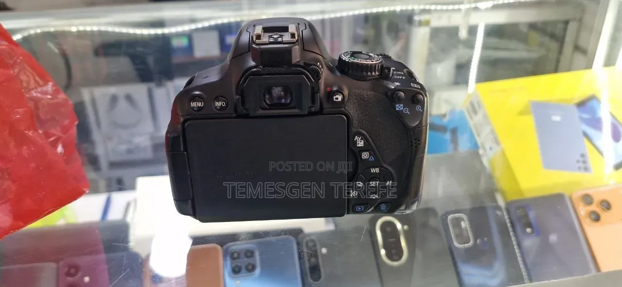 Canon Eos Rebel T4i