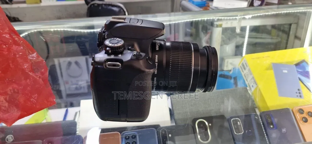 Canon Eos Rebel T4i