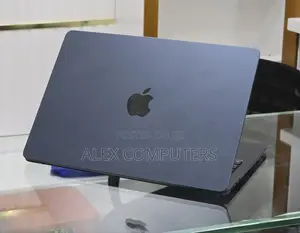 New Laptop Apple MacBook Air 2025 M4 16GB Apple M4 SSD 256GB