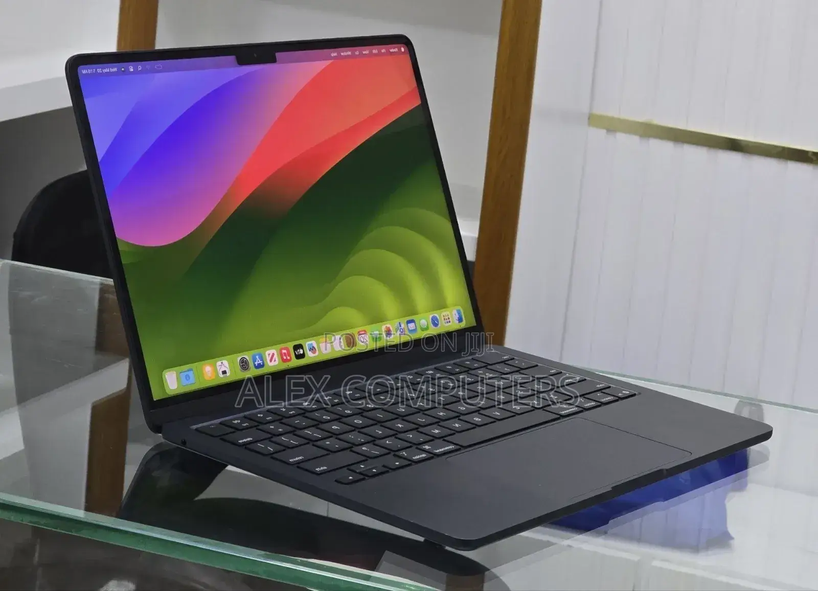 New Laptop Apple MacBook Air 2025 M4 16GB Apple M4 SSD 256GB