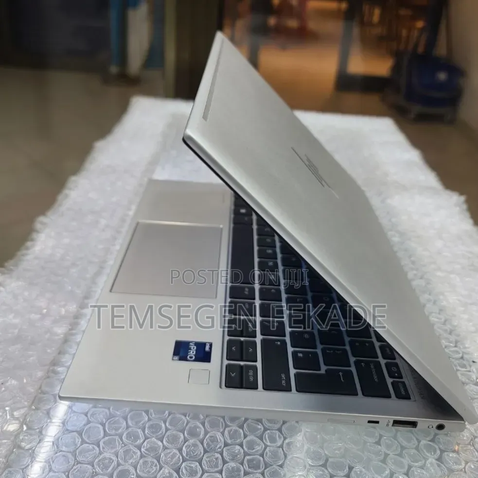 New Laptop HP EliteBook 830 G9 16GB Intel Core i5 SSD 512GB