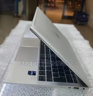 New Laptop HP EliteBook 830 G9 16GB Intel Core i5 SSD 512GB