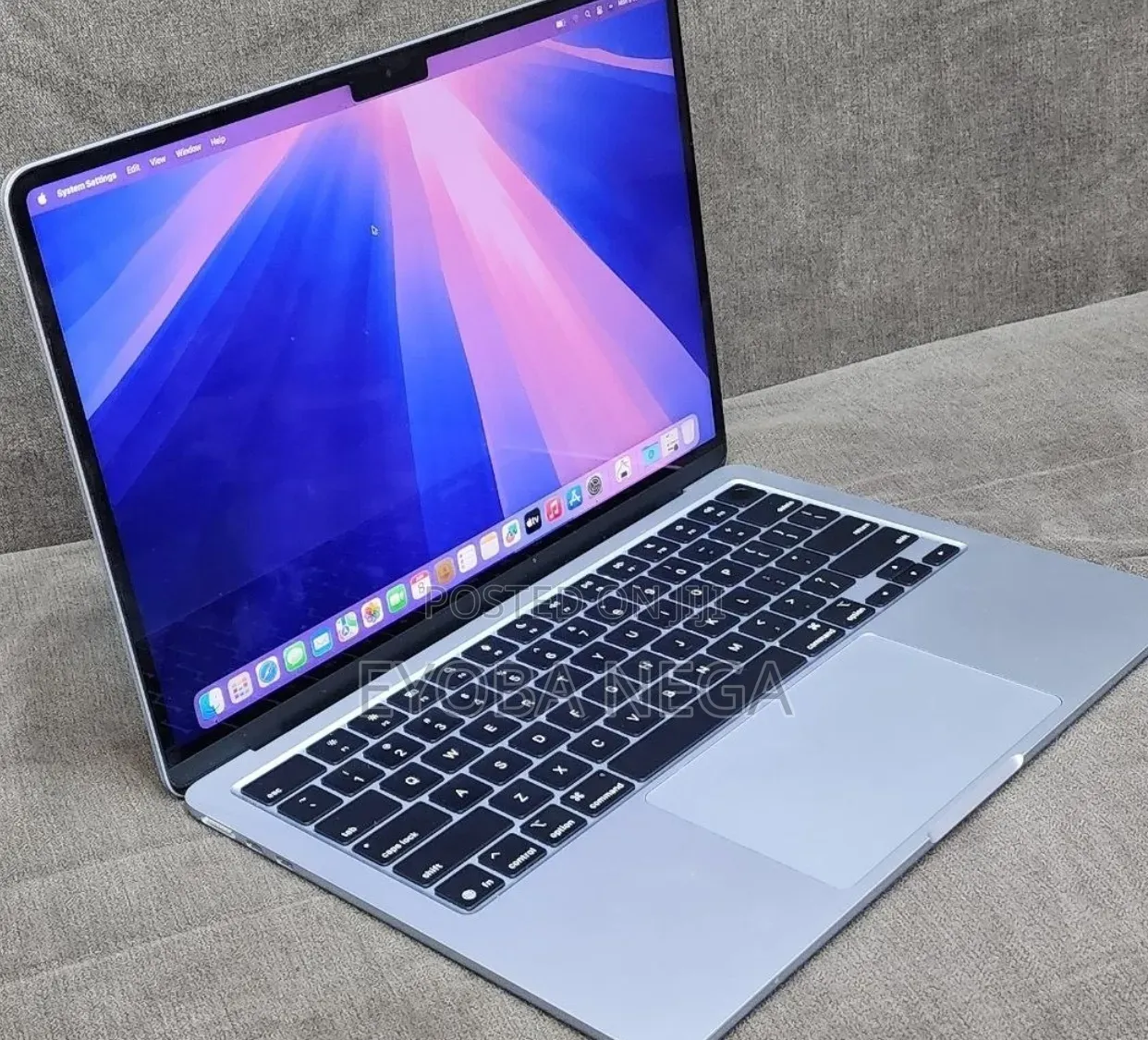 New Laptop Apple MacBook Air 2025 M4 16GB Apple M4 SSD 256GB