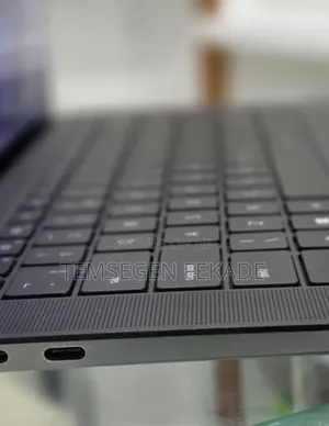 New Laptop Dell Precision 5560 16GB Intel Core i7 SSD 512GB