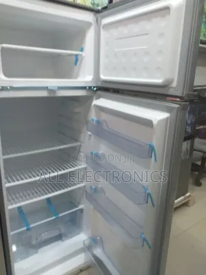 Ignis 270-Litre Refrigerator