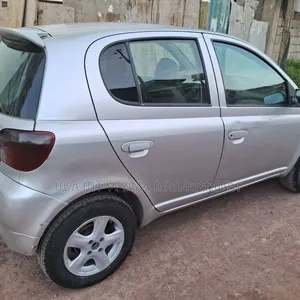 Toyota Vitz 2001 Pearl