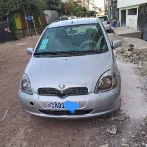 Toyota Vitz 2001 Pearl