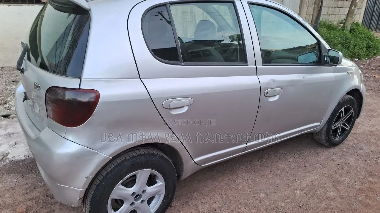 Toyota Vitz 2001 Pearl