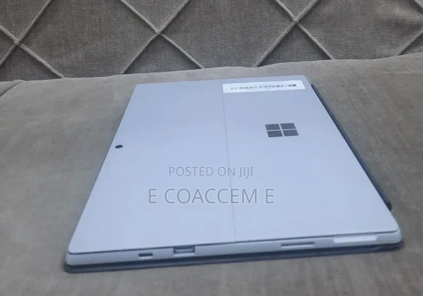 New Laptop Microsoft Surface 16GB Intel Core i7 SSD 512GB