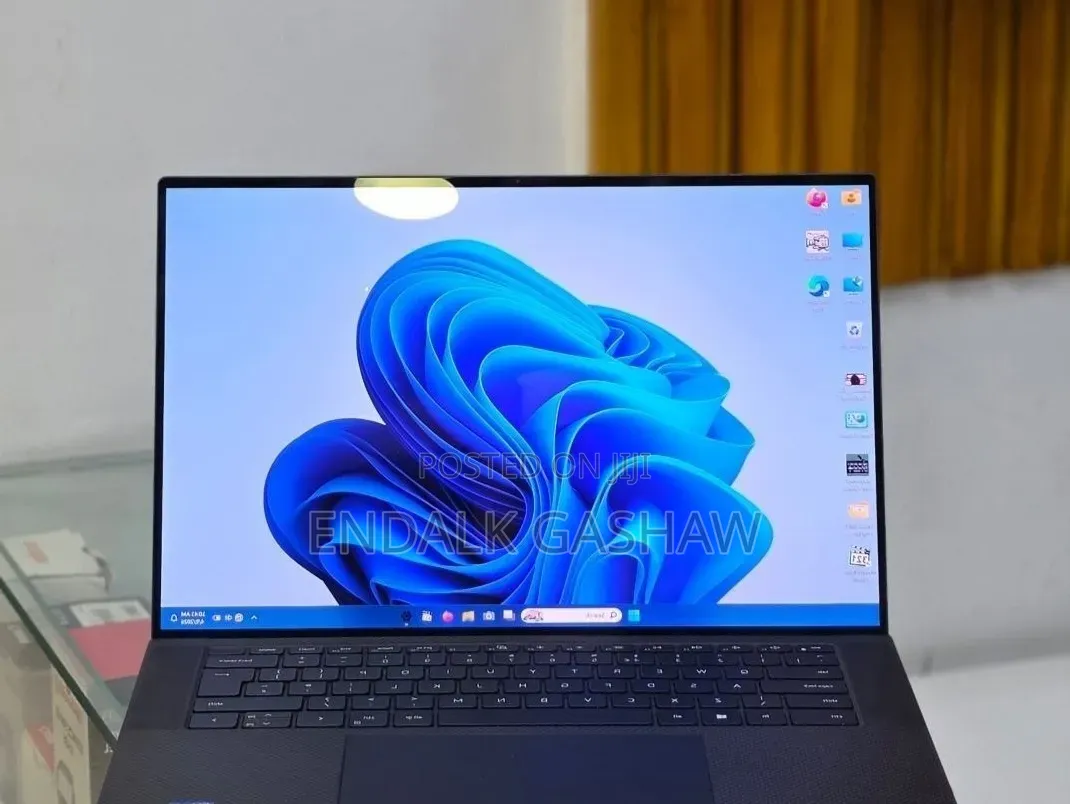 New Laptop Dell Precision 5540 16GB Intel Core i7 SSD 512GB