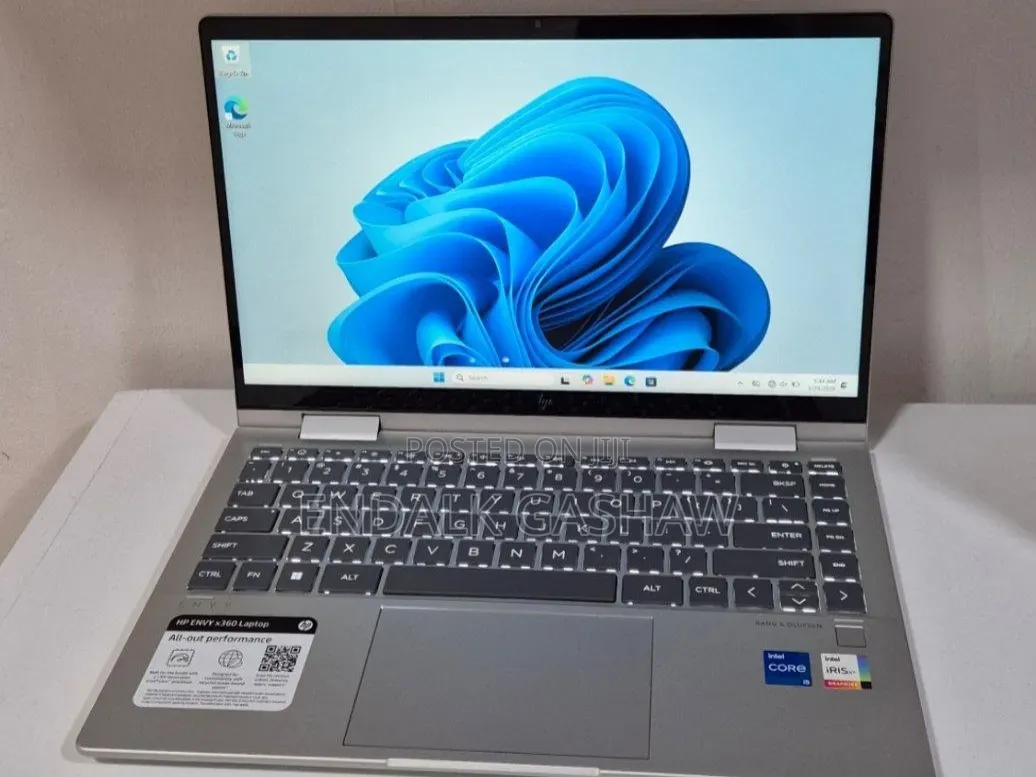 New Laptop HP Envy X360 8GB Intel Core i5 SSD 512GB