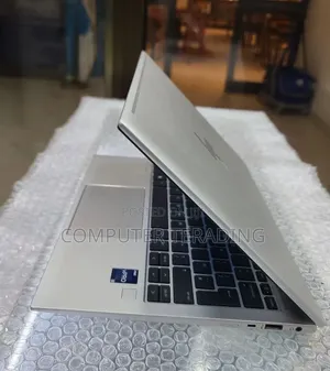 New Laptop HP EliteBook 830 G9 16GB Intel Core i5 SSD 512GB