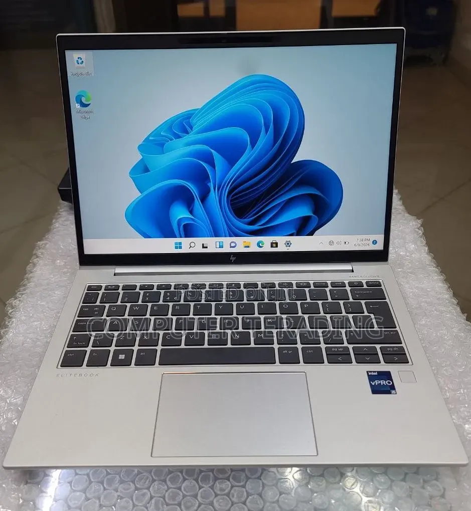 New Laptop HP EliteBook 830 G9 16GB Intel Core i5 SSD 512GB