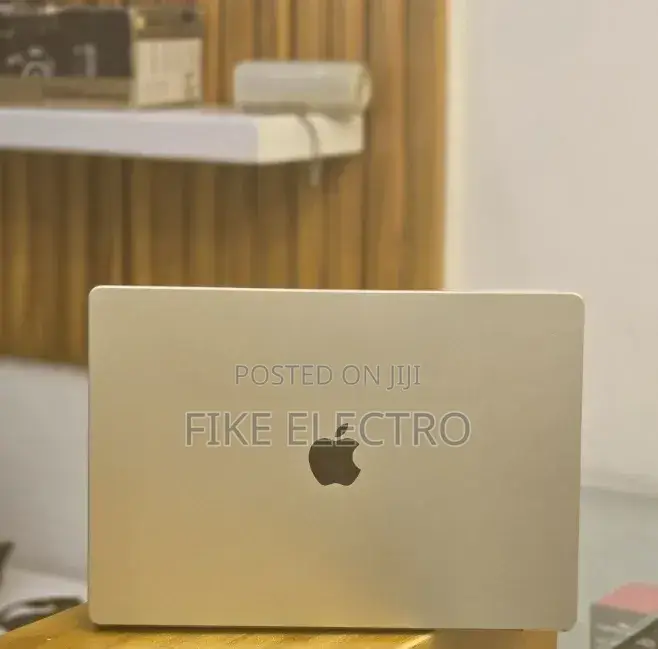 New Laptop Apple MacBook Pro 2021 M1 32GB Apple M1 Pro SSD 512GB