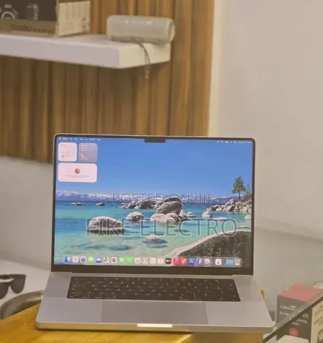 New Laptop Apple MacBook Pro 2021 M1 32GB Apple M1 Pro SSD 512GB