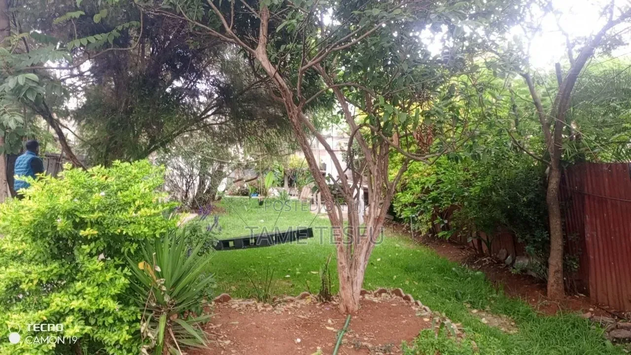 3bdrm House in Cmc ባዱሜ, Yeka for sale