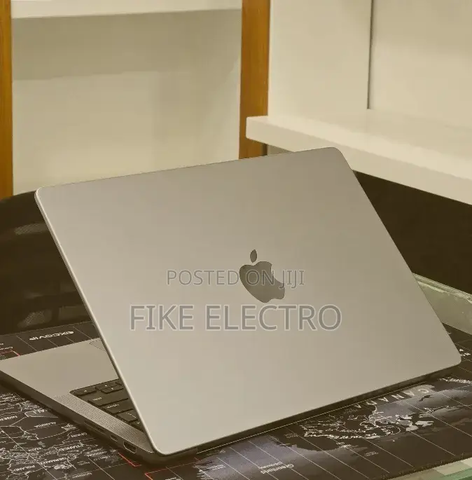 New Laptop Apple MacBook Pro 2021 M1 32GB Apple M1 Pro SSD 512GB