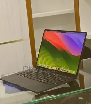 New Laptop Apple MacBook Air 2025 M4 16GB Apple M4 SSD 256GB
