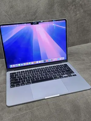 New Laptop Apple MacBook Air 2025 M4 16GB Apple M4 SSD 256GB