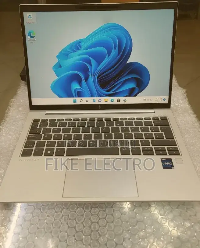 New Laptop HP EliteBook 830 G9 16GB Intel Core i5 SSD 512GB