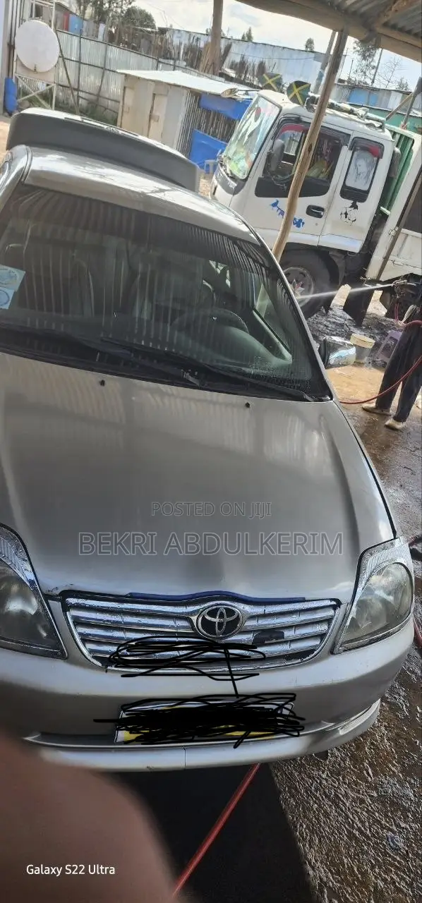 Toyota Corolla 2004 Silver