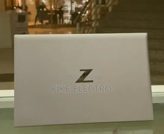 New Laptop HP ZBook Firefly 14 G7 16GB Intel Core i7 SSD 512GB