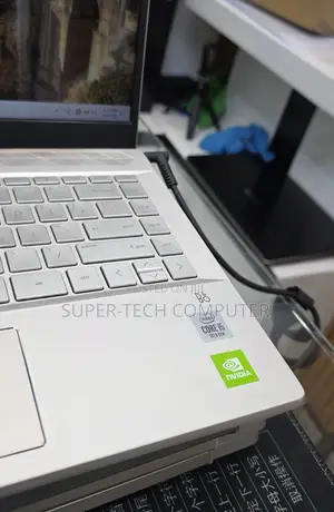 New Laptop HP Pavilion 14 8GB Intel Core i5 SSD 512GB
