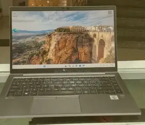 New Laptop HP ZBook Firefly 14 G7 16GB Intel Core i7 SSD 512GB