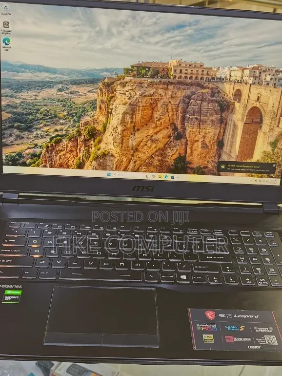 New Laptop MSI GP75 Leopard 16GB Intel Core i7 SSD 512GB