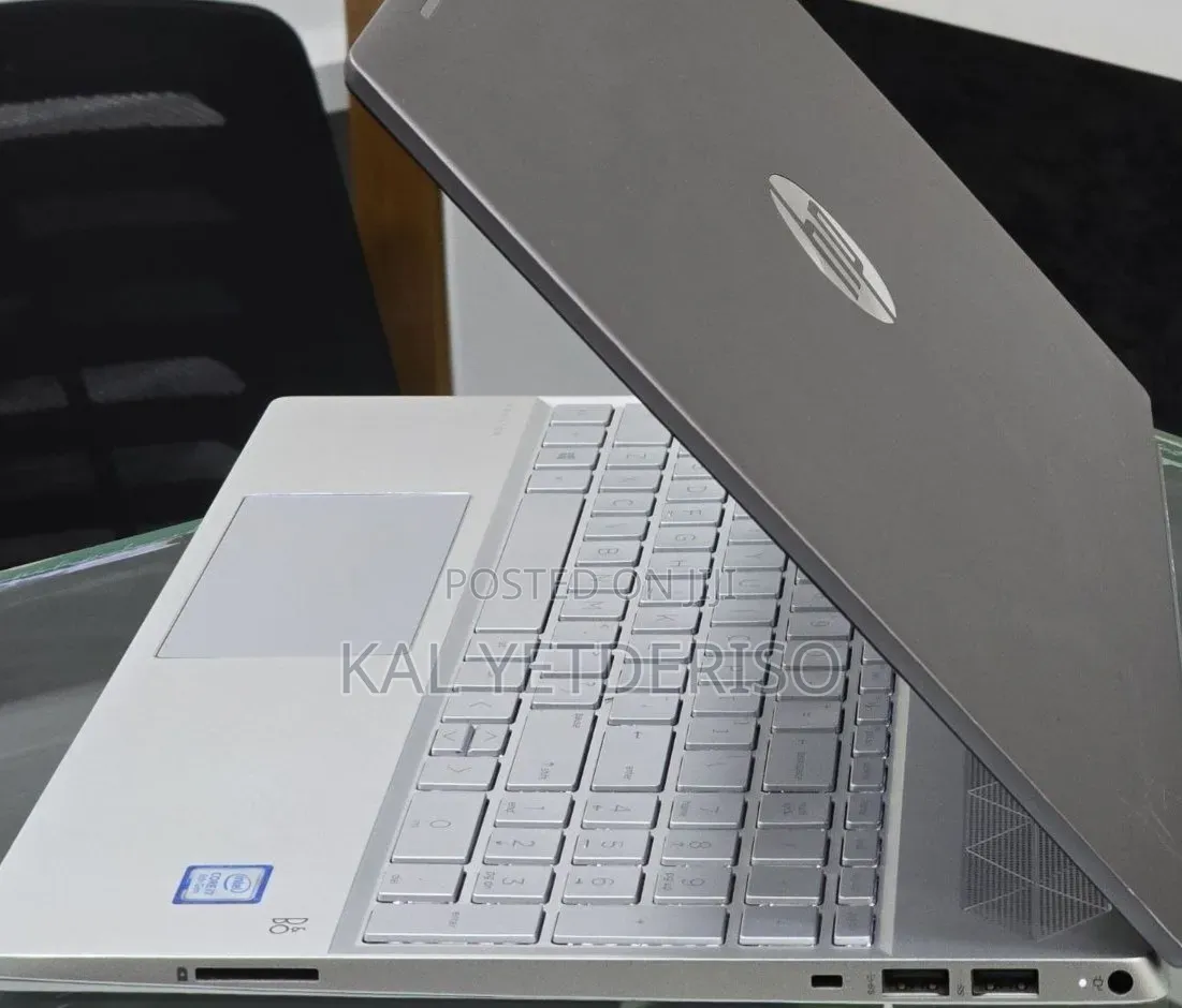 New Laptop HP Pavilion 10 16GB Intel Core i5 SSD 512GB