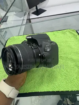 Canon 200d