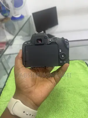 Canon 200d