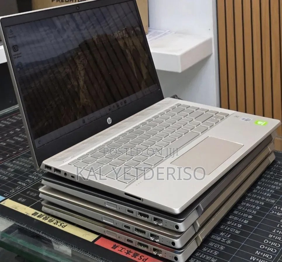 New Laptop HP Pavilion 10 8GB Intel Core i5 SSD 512GB