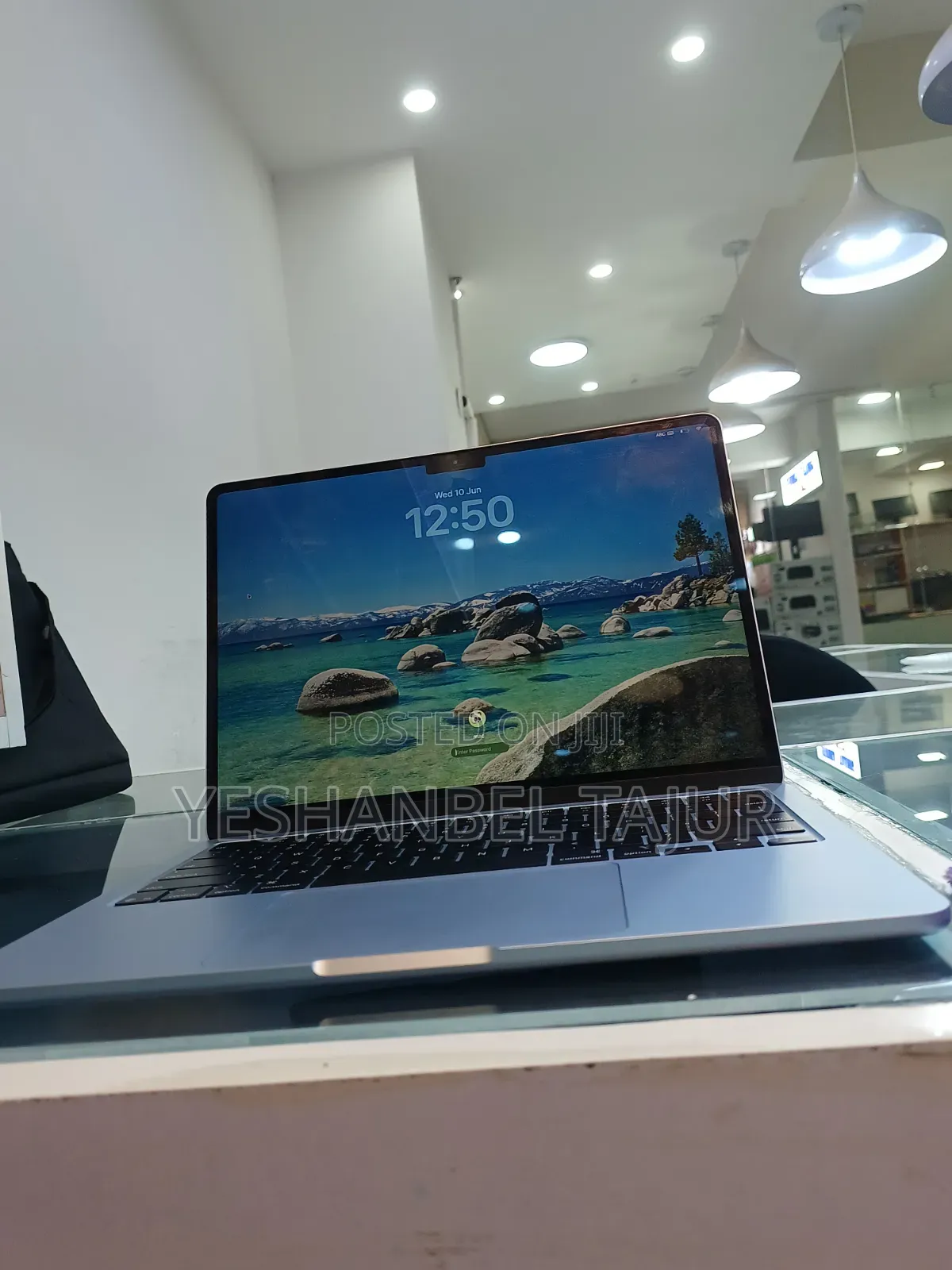New Laptop Apple MacBook Pro 2024 M4 16GB Apple M4 SSD 256GB